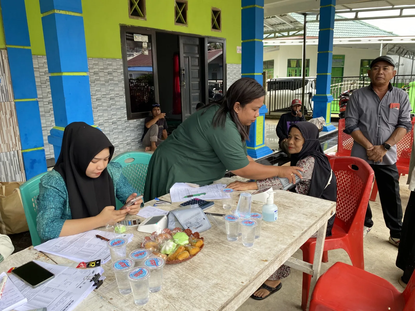 “Meriah dan Bermakna! Posbindu RT 08 Jadi Ajang Sehat Sambil Berhadiah”