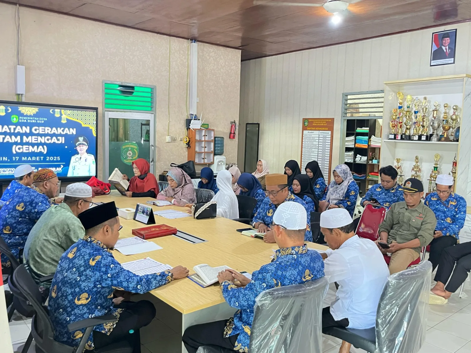 Pemerintah Desa Loa Duri Ulu Gelar Gerakan Etam Mengaji (GEMA) Bersama Lembaga Desa
