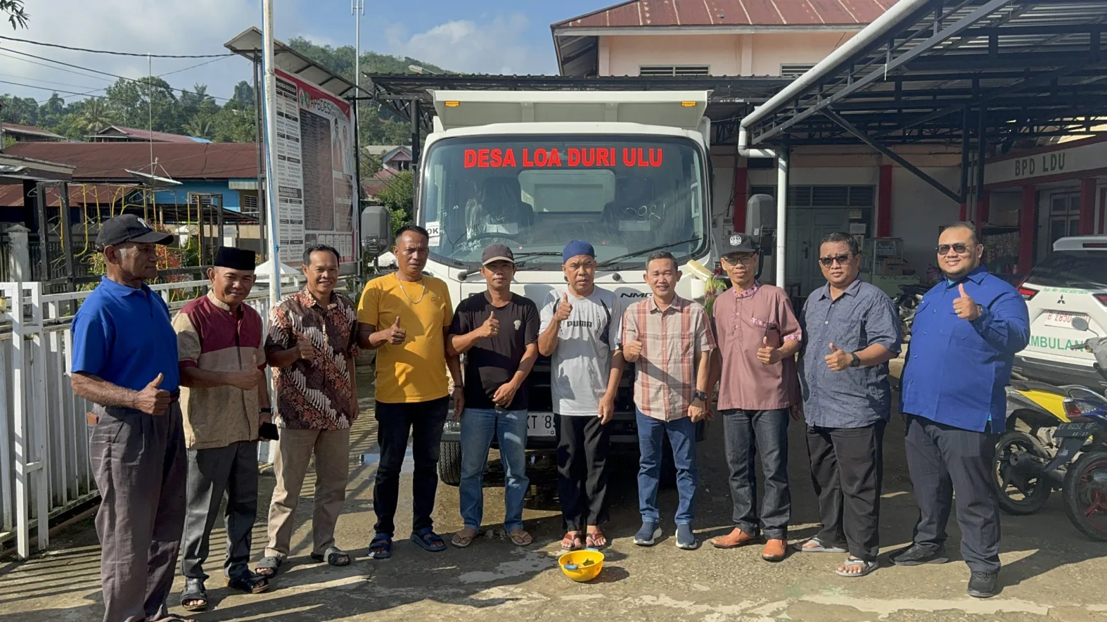 Desa Loa Duri Ulu Gelar Syukuran Pengadaan Truk Sampah