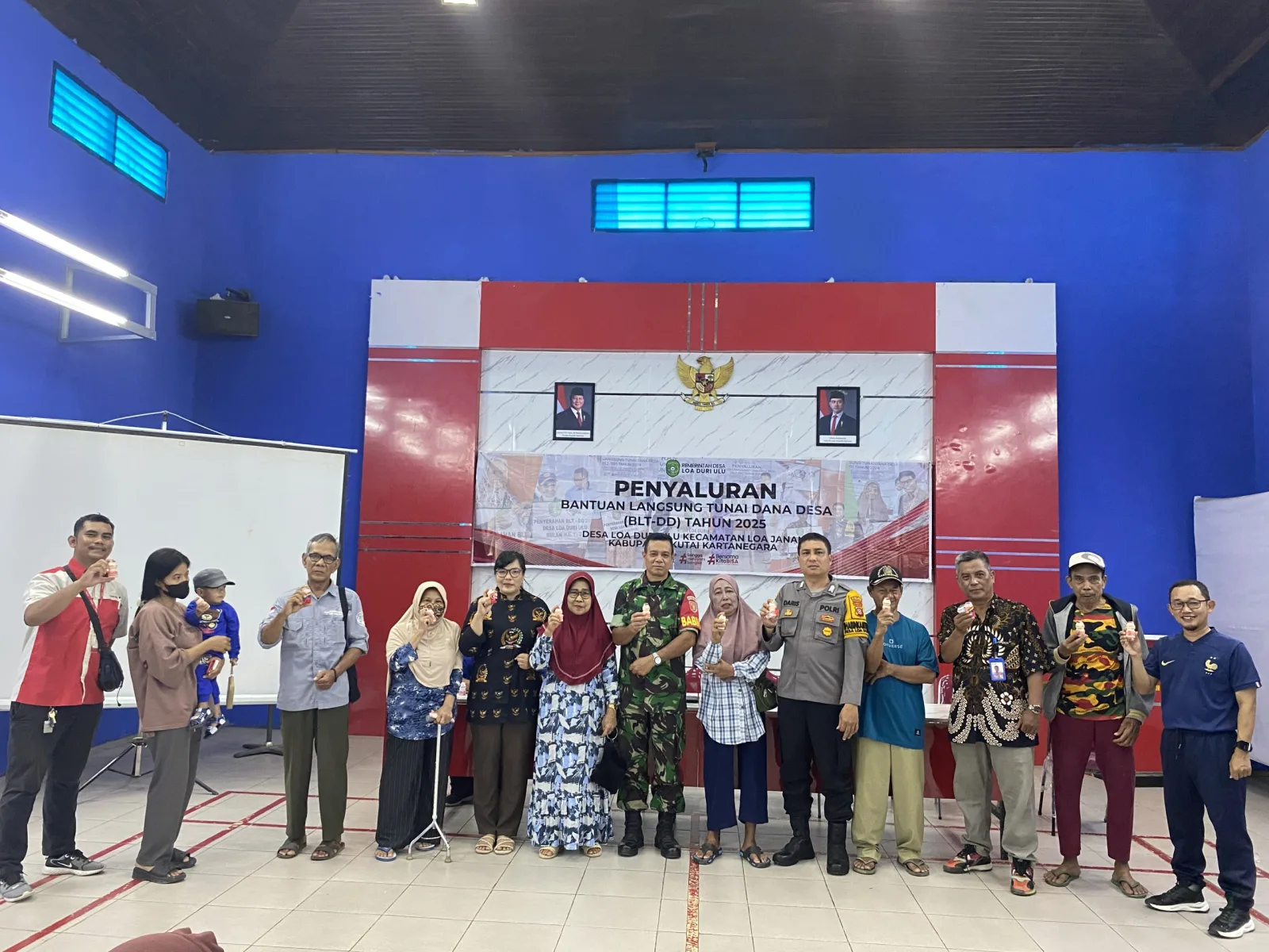 Penyaluran BLT Bulan Ke-5 di Loa Duri Ulu: Komitmen Pemerintah Desa Hadir untuk Rakyat