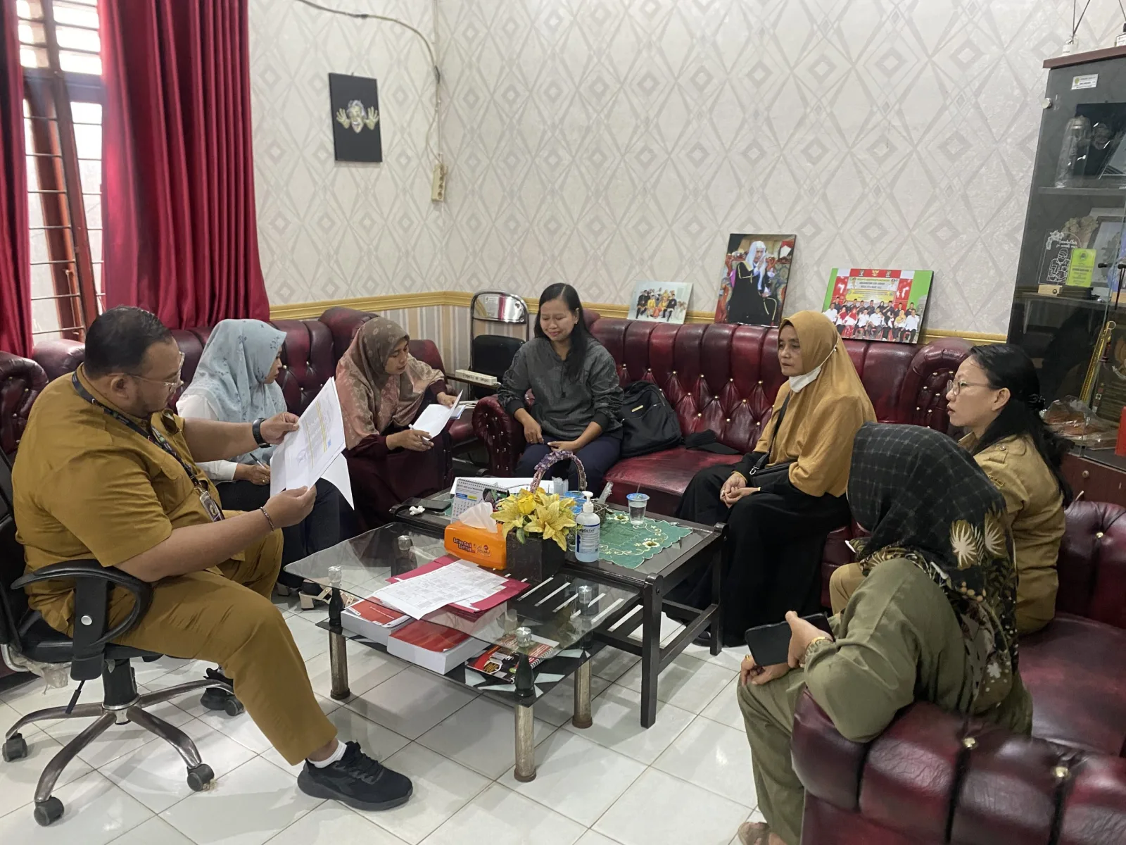 Rembug Kegiatan Sosialisasi Penanganan Gizi Buruk dan Pembagian Makanan Bergizi