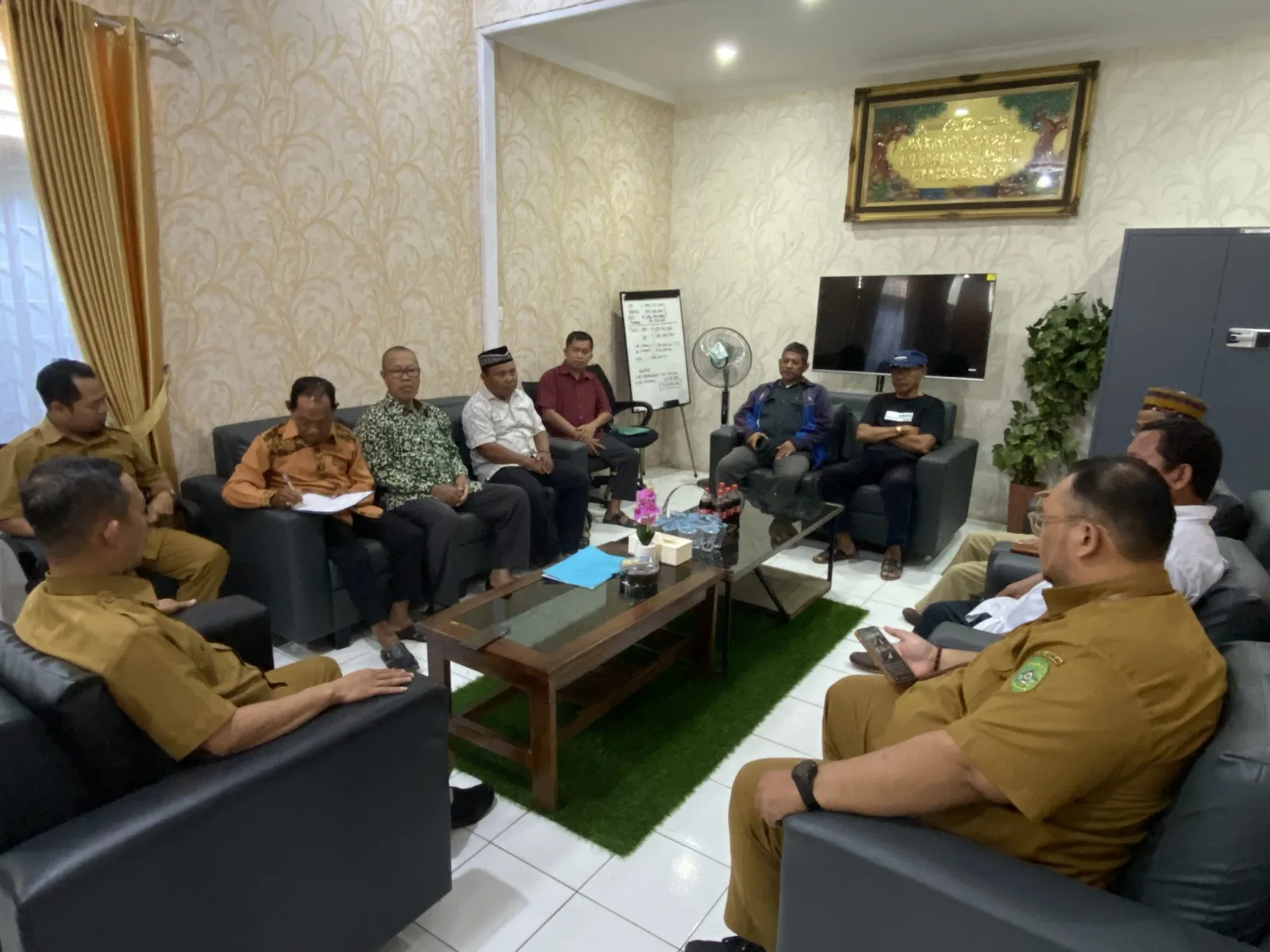 Pemerintah Desa Loa Duri Ulu Gelar Rapat Bersama Pengurus Masjid Babussalam, LPM, dan BPD untuk Perkuat Kolaborasi