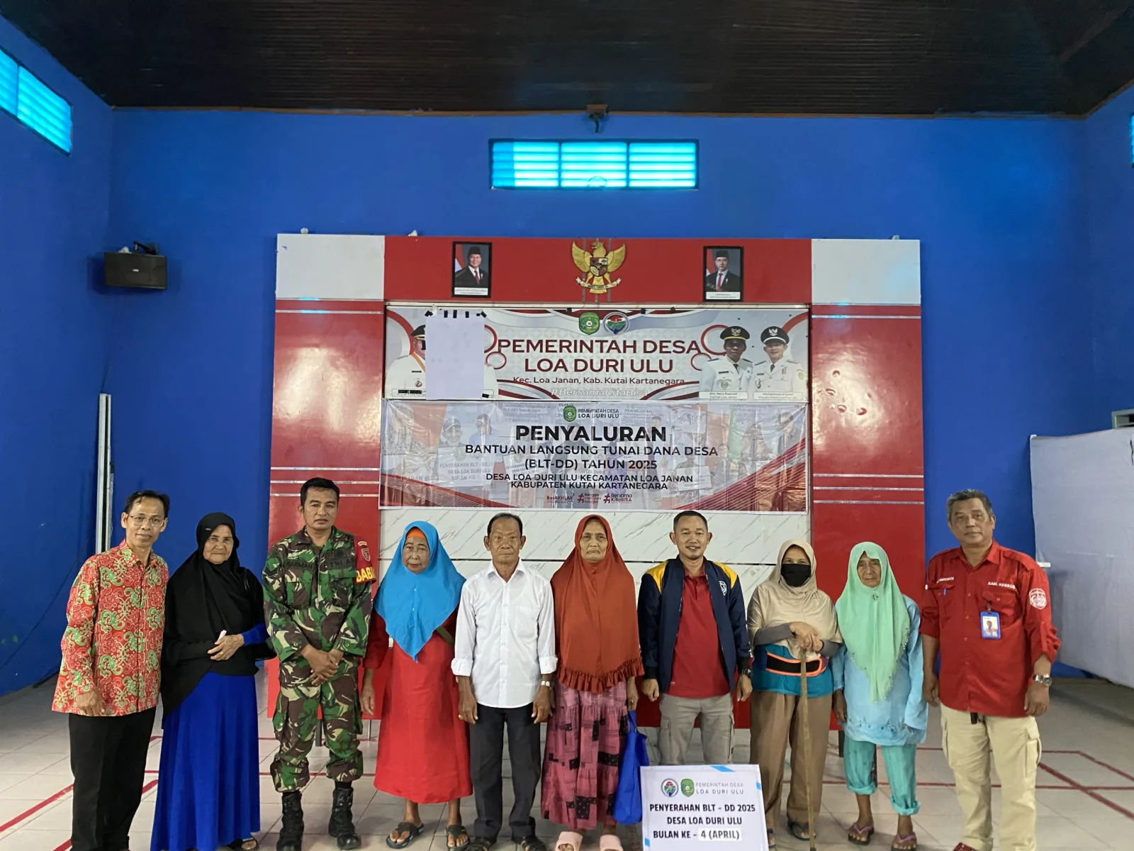 Penyaluran BLT Bulan Ke-4 Desa Loa Duri Ulu Berlangsung Lancar, Dihadiri Berbagai Unsur Pimpinan