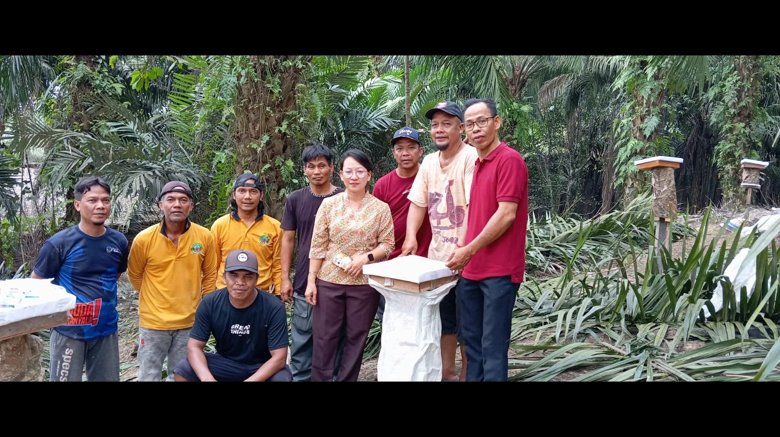 Serah Terima Bantuan Ketahanan Pangan Untuk KTH Budidaya Maduklulut Berkah Berkumpul