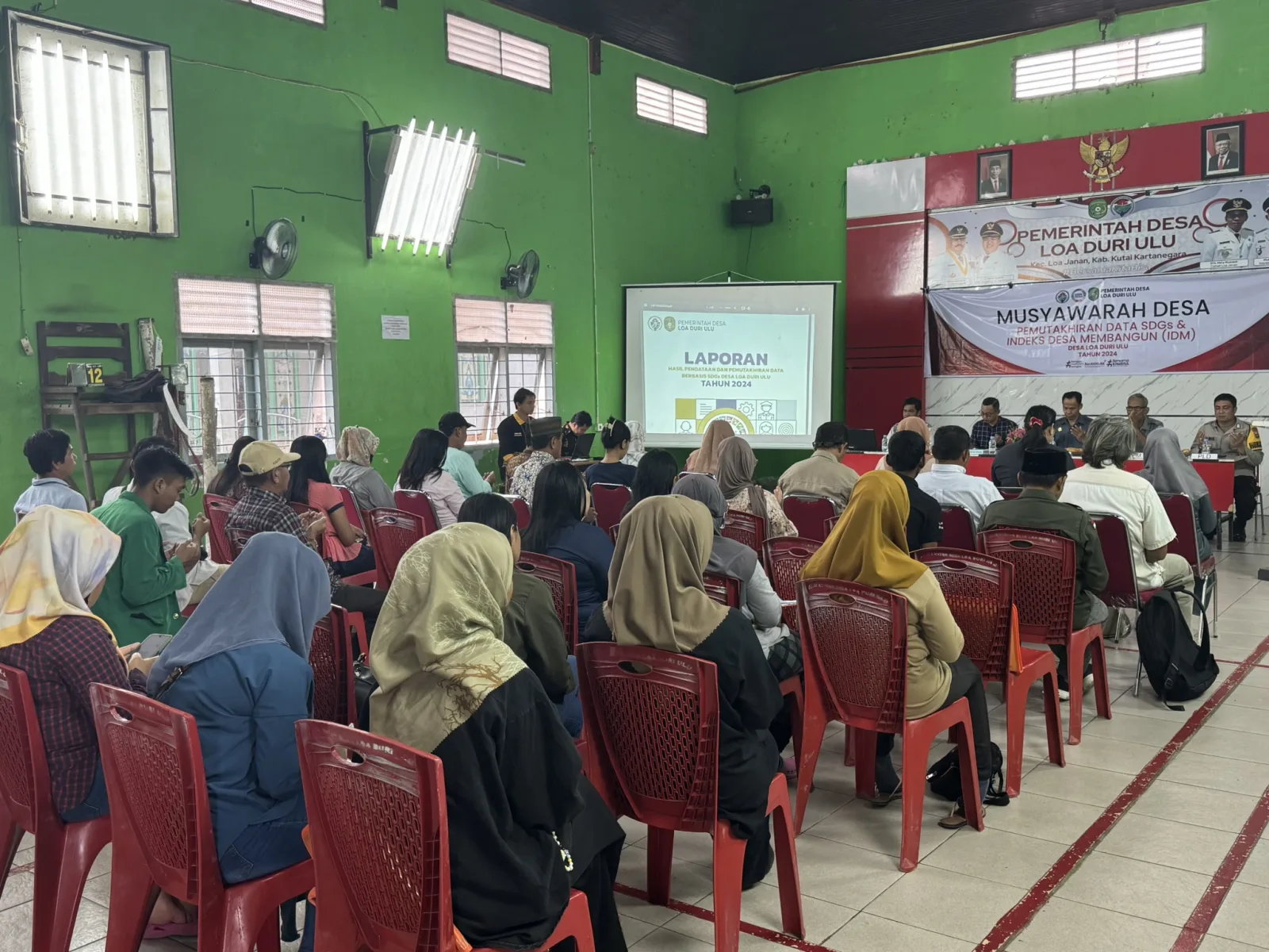 Musyawarah Desa SDGs dan IDM di Gedung BPU Desa Loa Duri Ulu