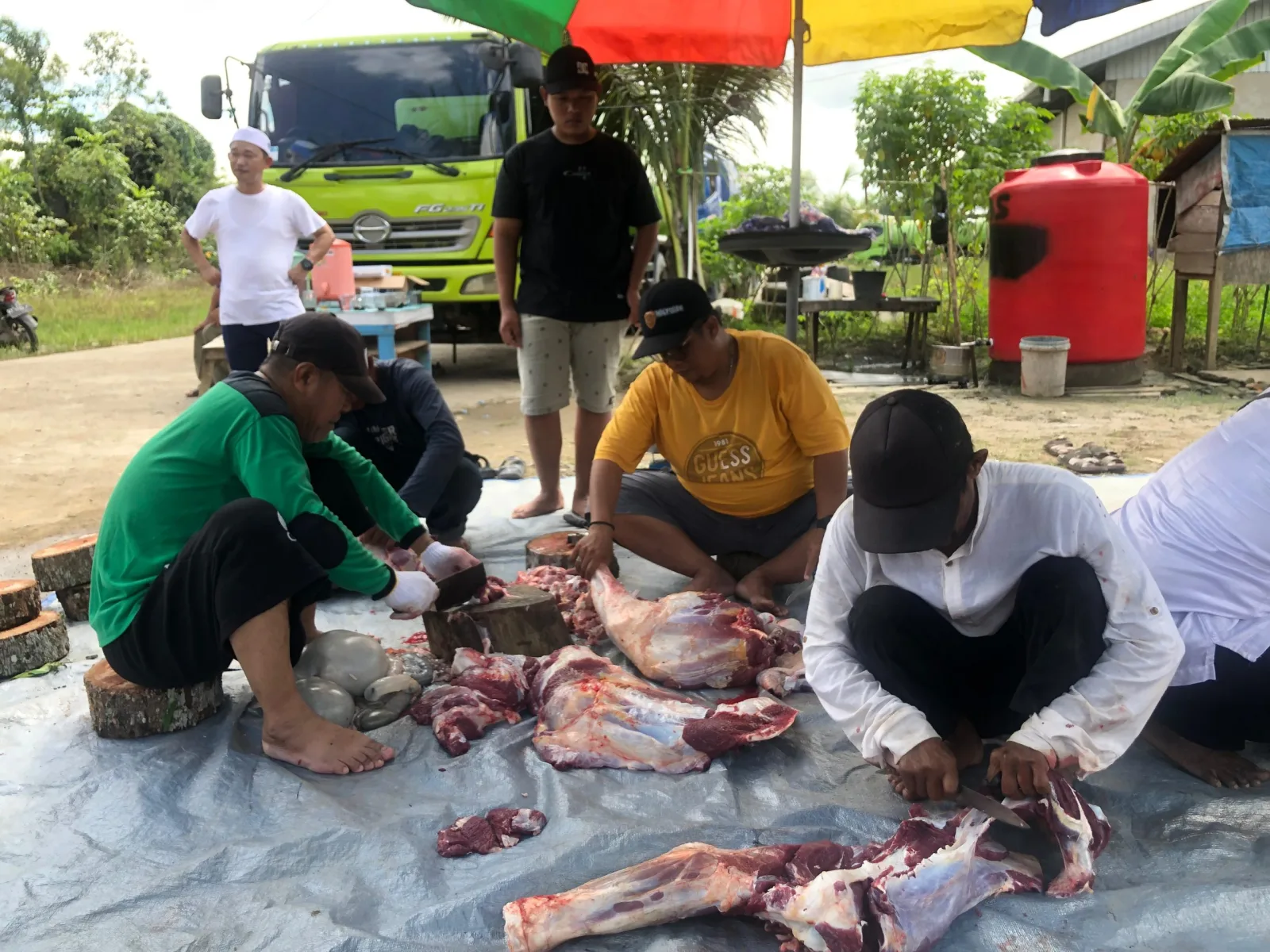Pemotongan Sapi Kurban Pemerintah Desa Loa Duri Ulu, Sumbangan dari Perusahaan Setempat