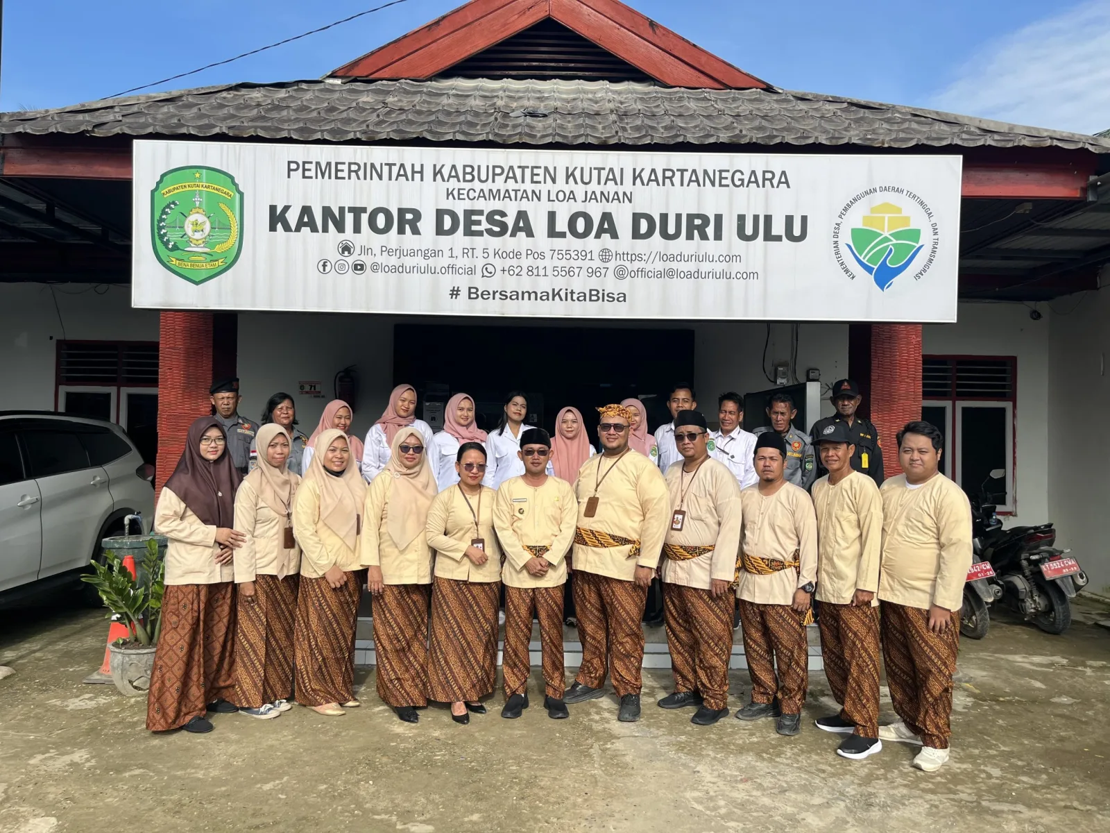 "Tak Seperti Biasanya, Peserta Apel di Loa Duri Ulu Kenakan Baju Adat Kutai"