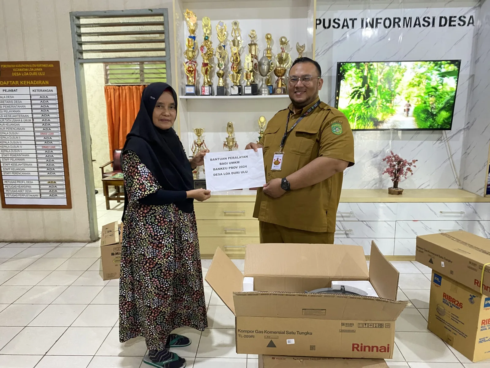 Penyerahan Bantuan Peralatan untuk UMKM