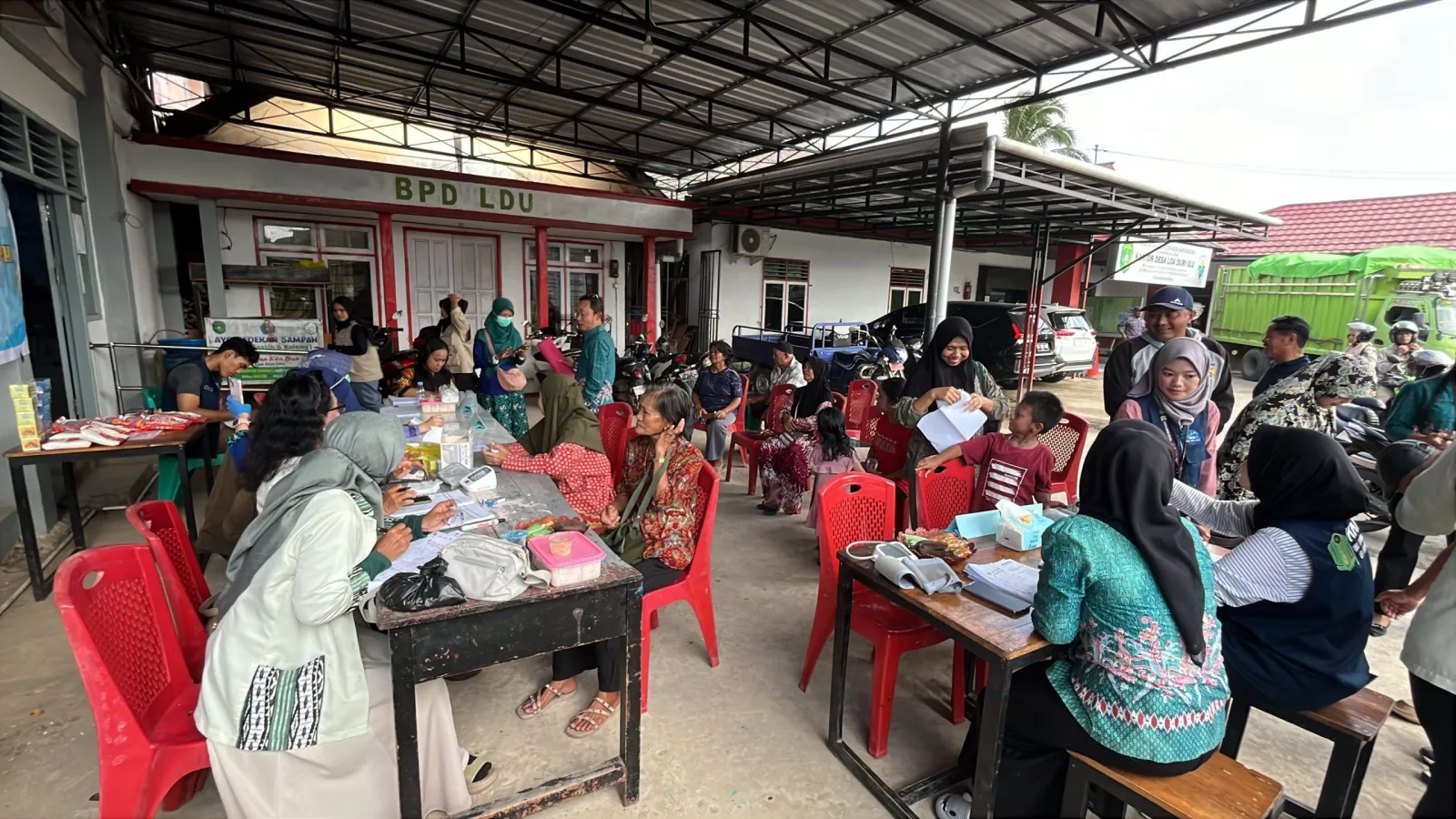 "Kesehatan Warga Jadi Prioritas, Posbindu Digelar di Halaman Kantor Desa"