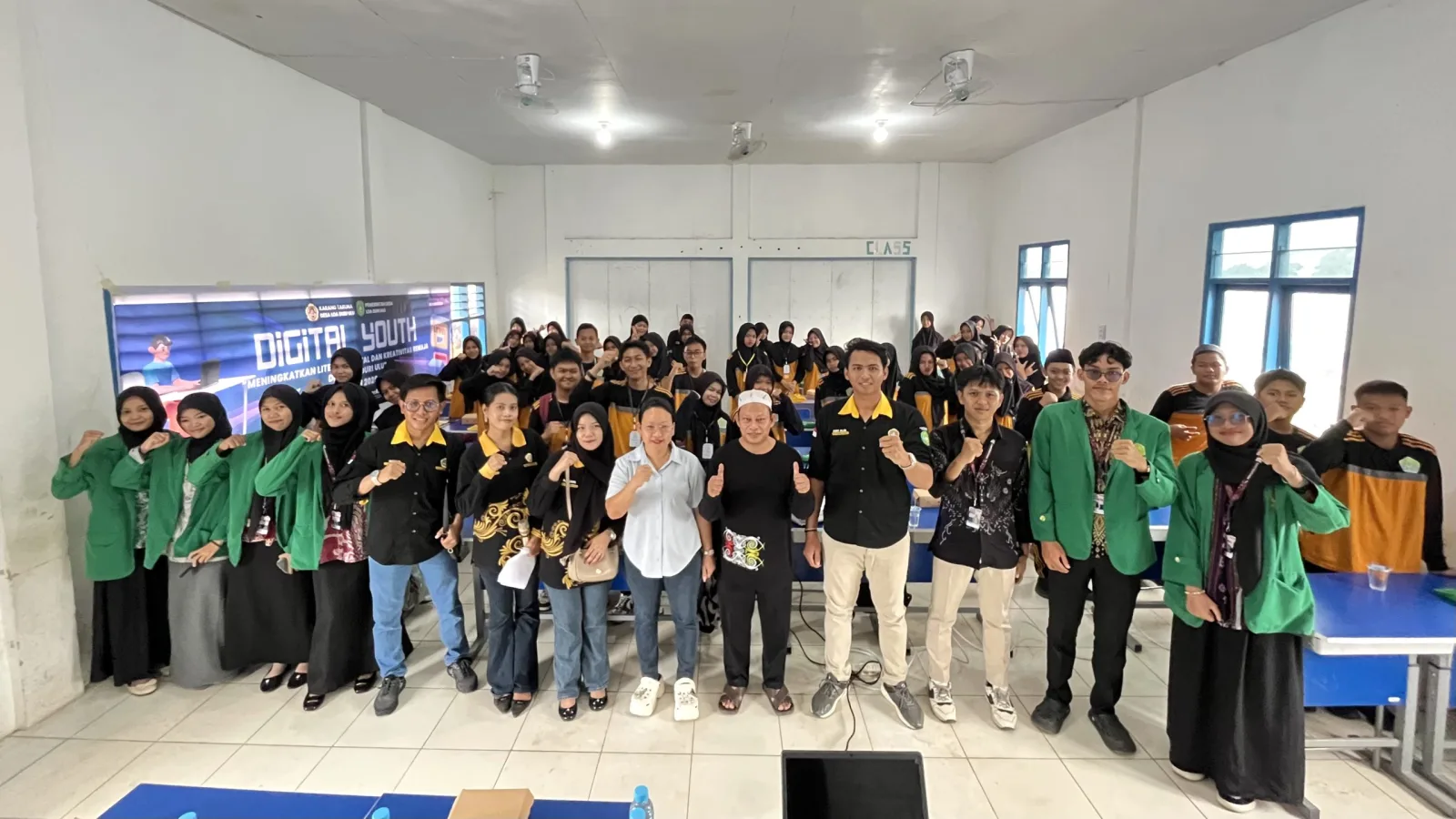 "Seru dan Edukatif! Digital Youth 2.0 Level Up Bekali Pemuda Loa Duri Ulu dengan Pengetahuan AI"