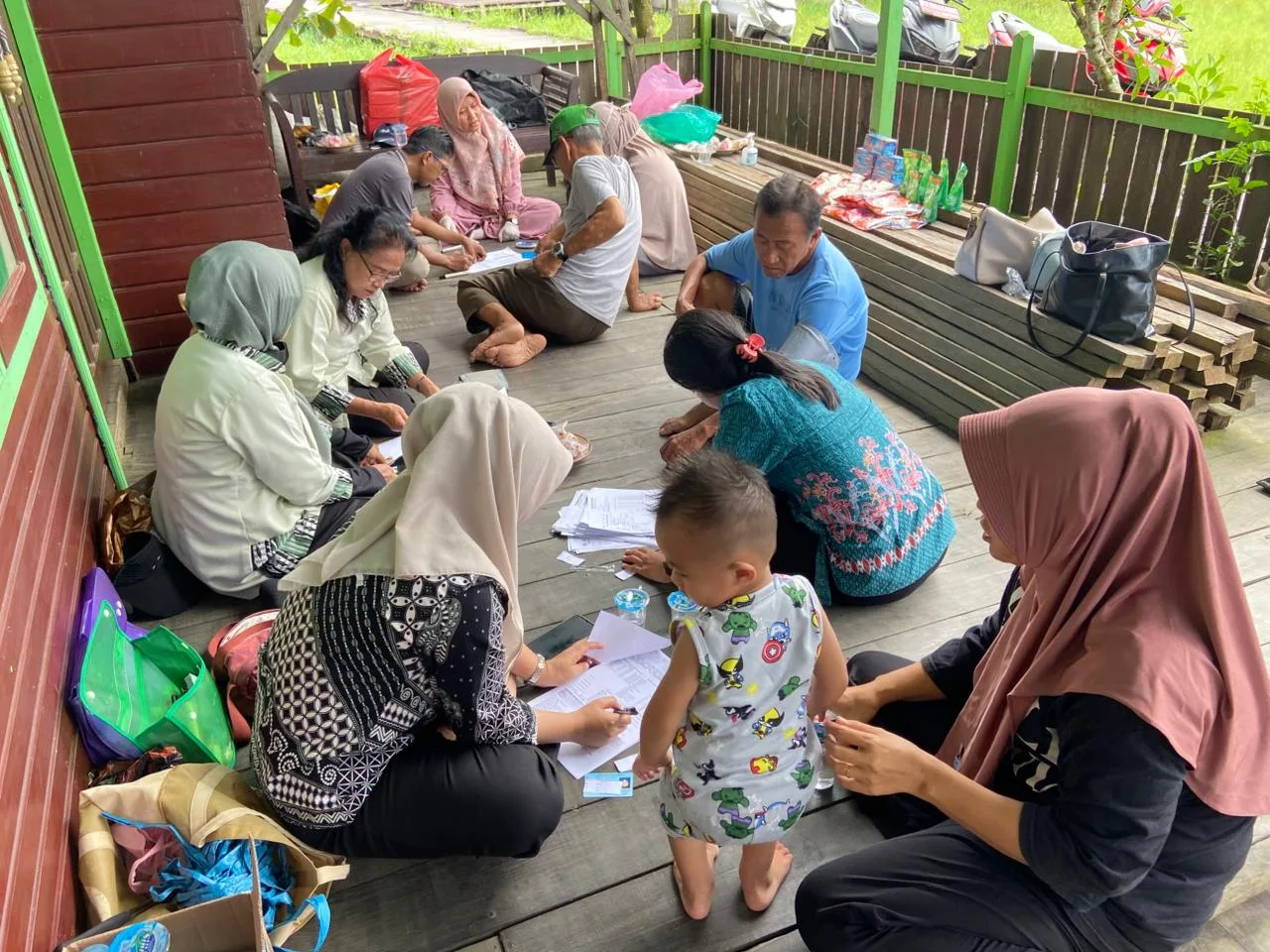 Seru dan Sehat! Warga RT 9 Loa Duri Ulu Antusias Ikuti Posbindu Sekaligus Rebut Doorprize Sembako