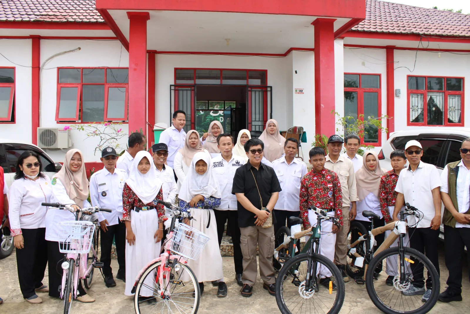 Perhatian Nyata untuk Pendidikan: Wakil Bupati Kukar Sambangi SMPN 4 Loa Janan