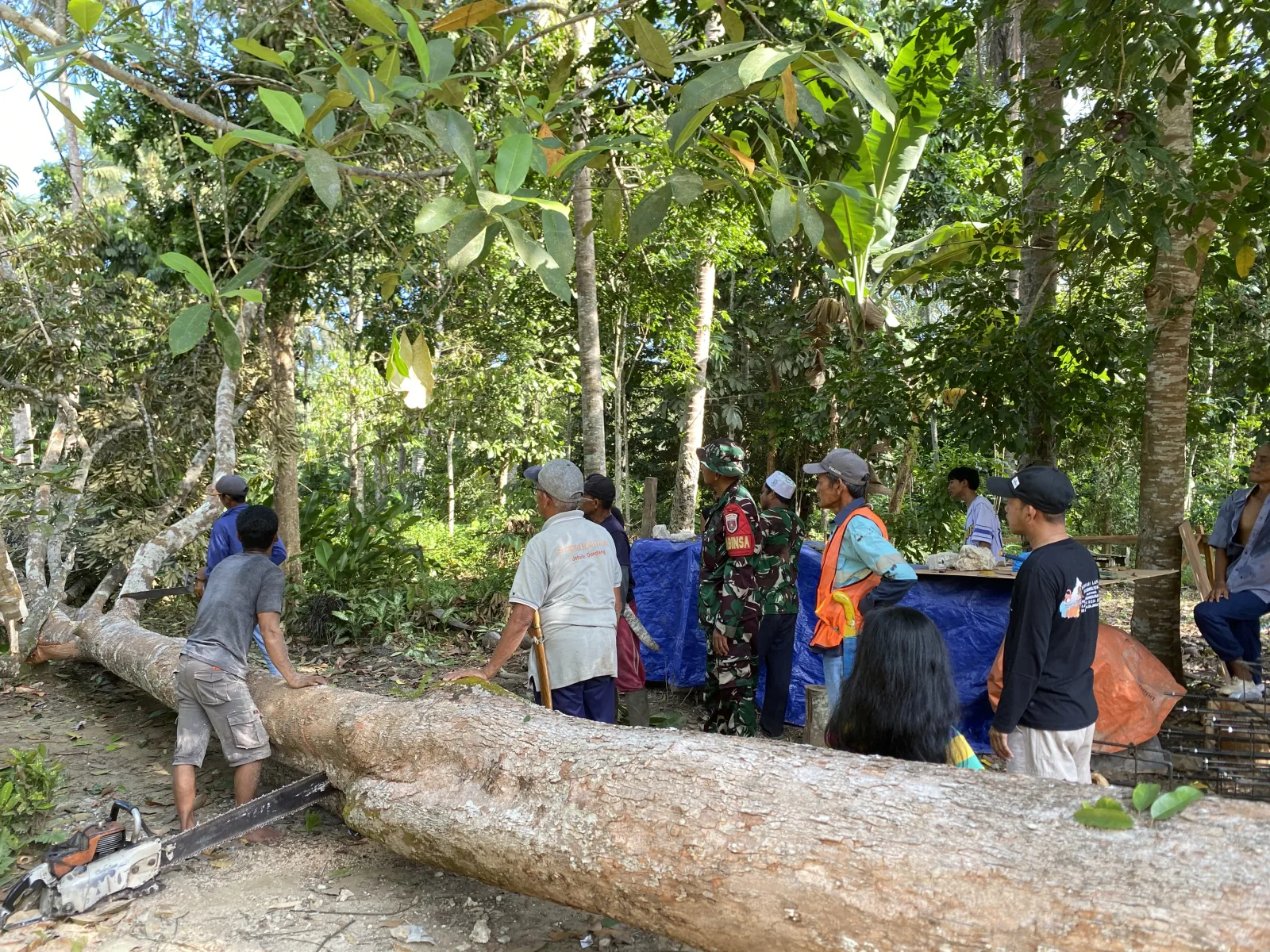 Gotong Royong Jadi Kekuatan, Warga Loa Duri Ulu Bangun Jembatan Masaping Bersama