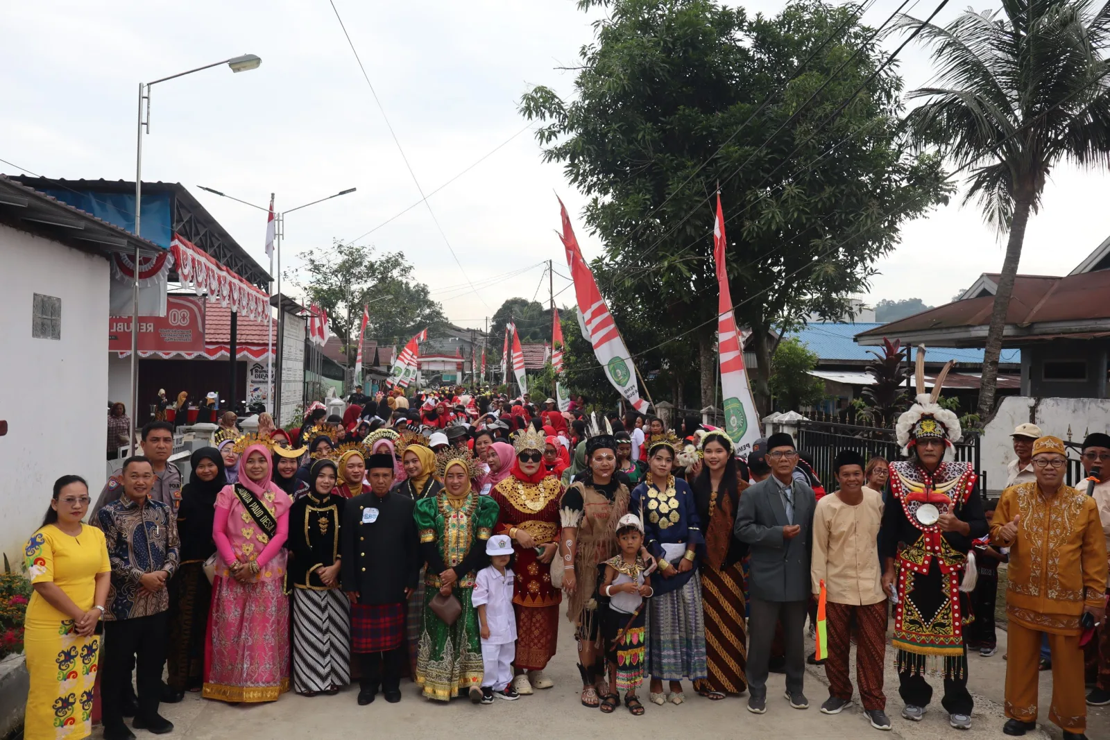 ✨“Meriah! Festival Kebudayaan Desa Loa Duri Ulu Hadirkan Pawai, Pentas Seni, dan Penyerahan Penghargaan”✨