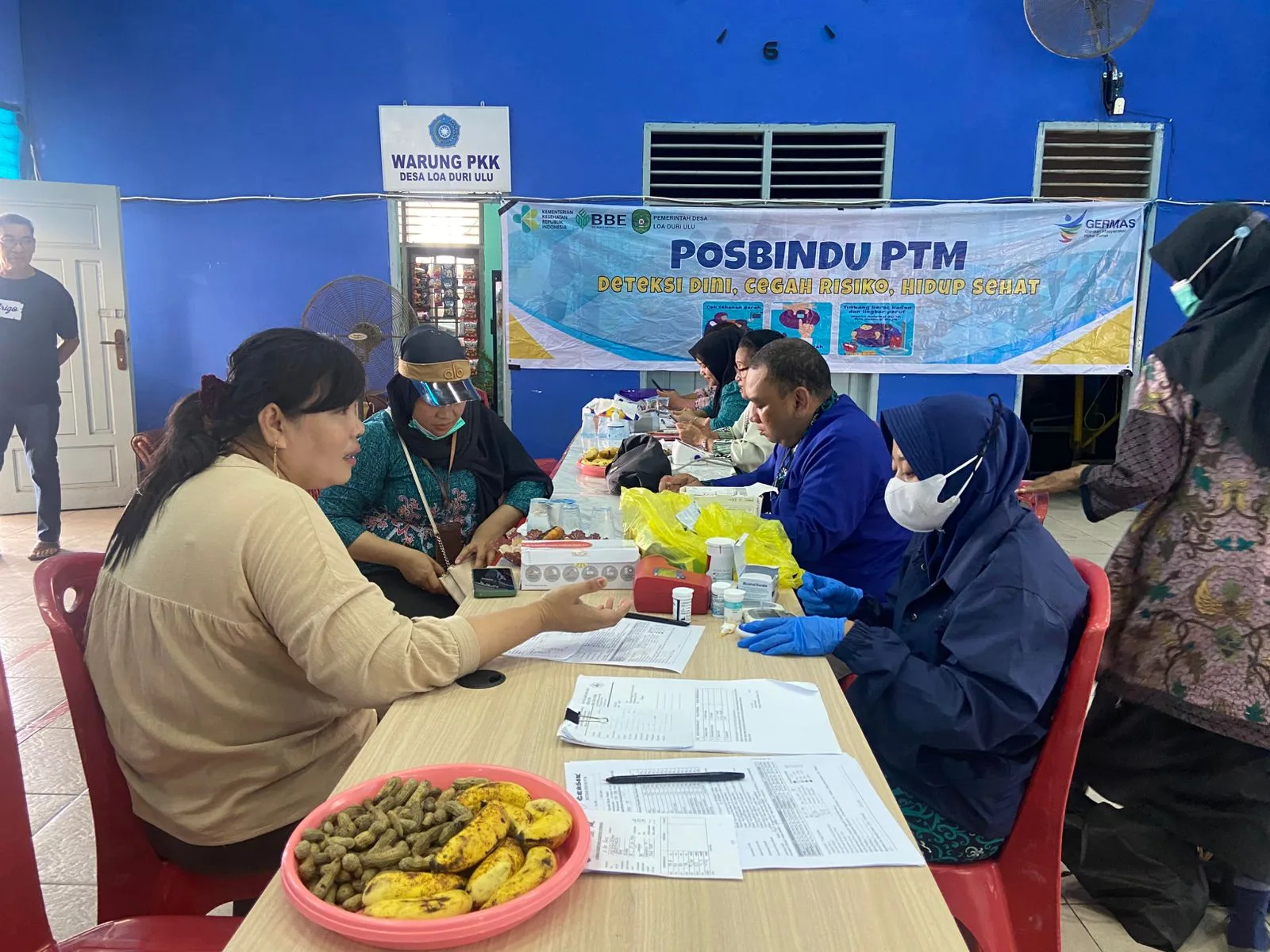"Sehat Dapat Hadiah! Posbindu RT 05 Meriahkan Pemeriksaan dengan Undian Menarik"