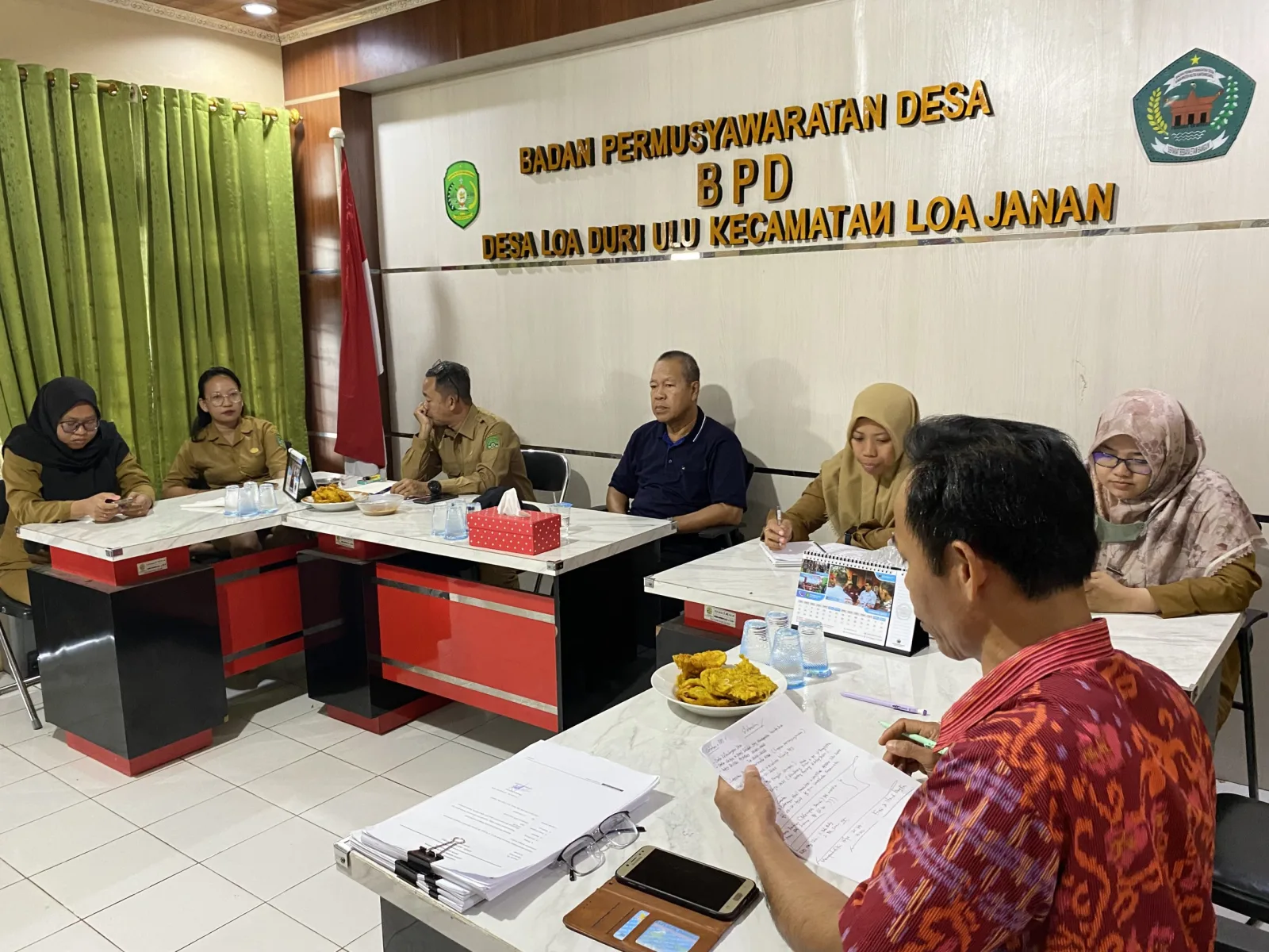 Rapat Kerja Awal Tahun Pemerintah Desa Loa Duri Ulu Bersama BPD Desa Loa Duri Ulu Dalam Membahas Strategi di Tahun 2025