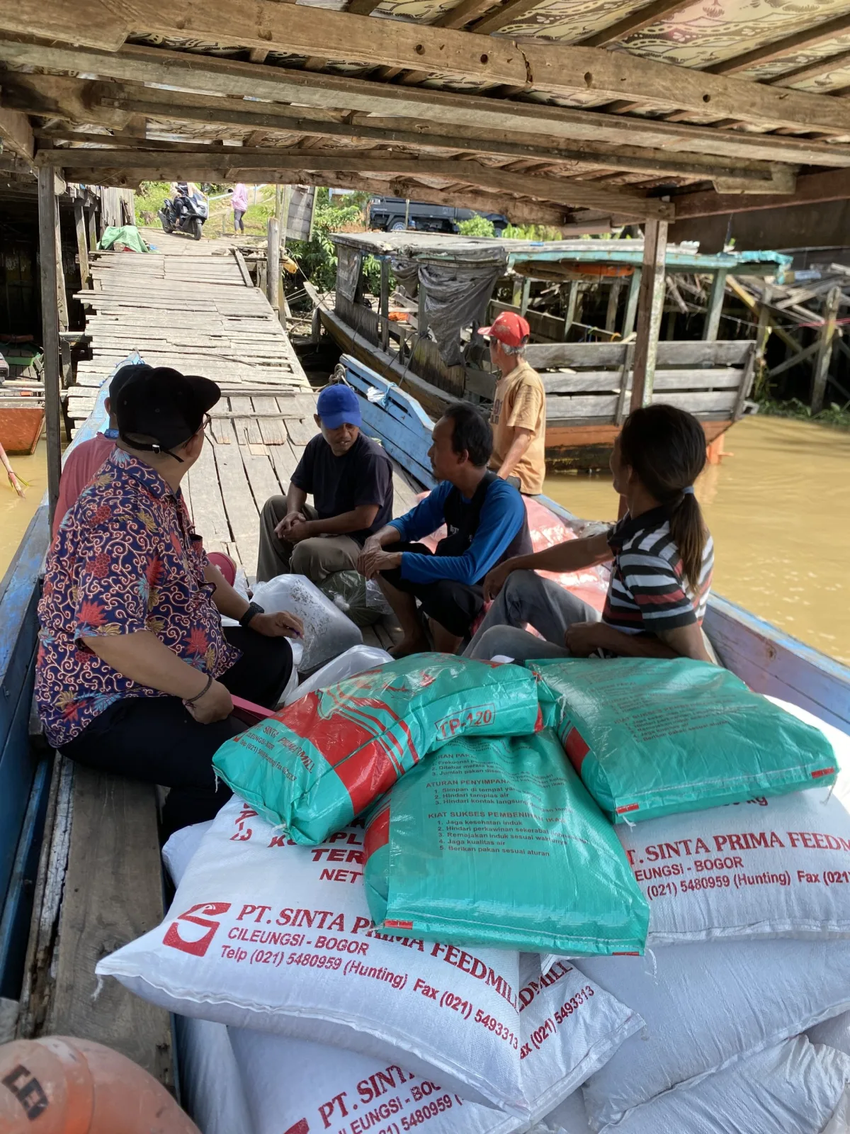 Penyerahan Bantuan Kepada Kelompok Perikanan