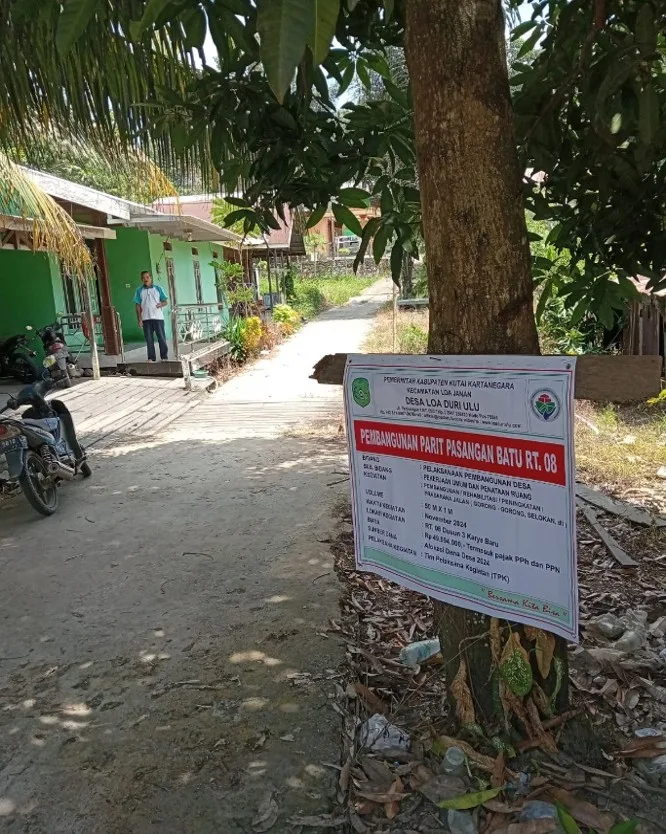 Pembangunan Parit Pasang Batu RT.08 Sumber Dana ADD Tahap 3 Tahun 2024