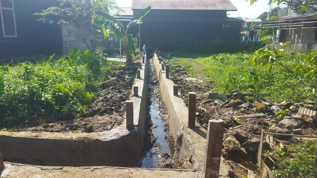 Pembangunan Parit Pasang Batu Gg.Melati 5 Sumber Dana ADD Tahap 2 Tahun 2025