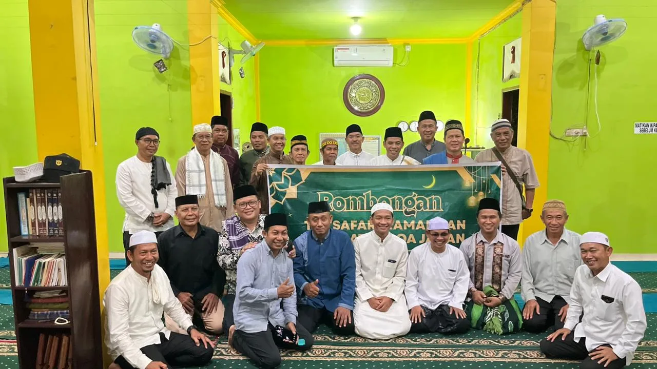 Safari Ramadhan Dan Buka Puasa Bersama Di Desa Bakungan, Kecamatan Serahkan Bantuan Ambal Langgar