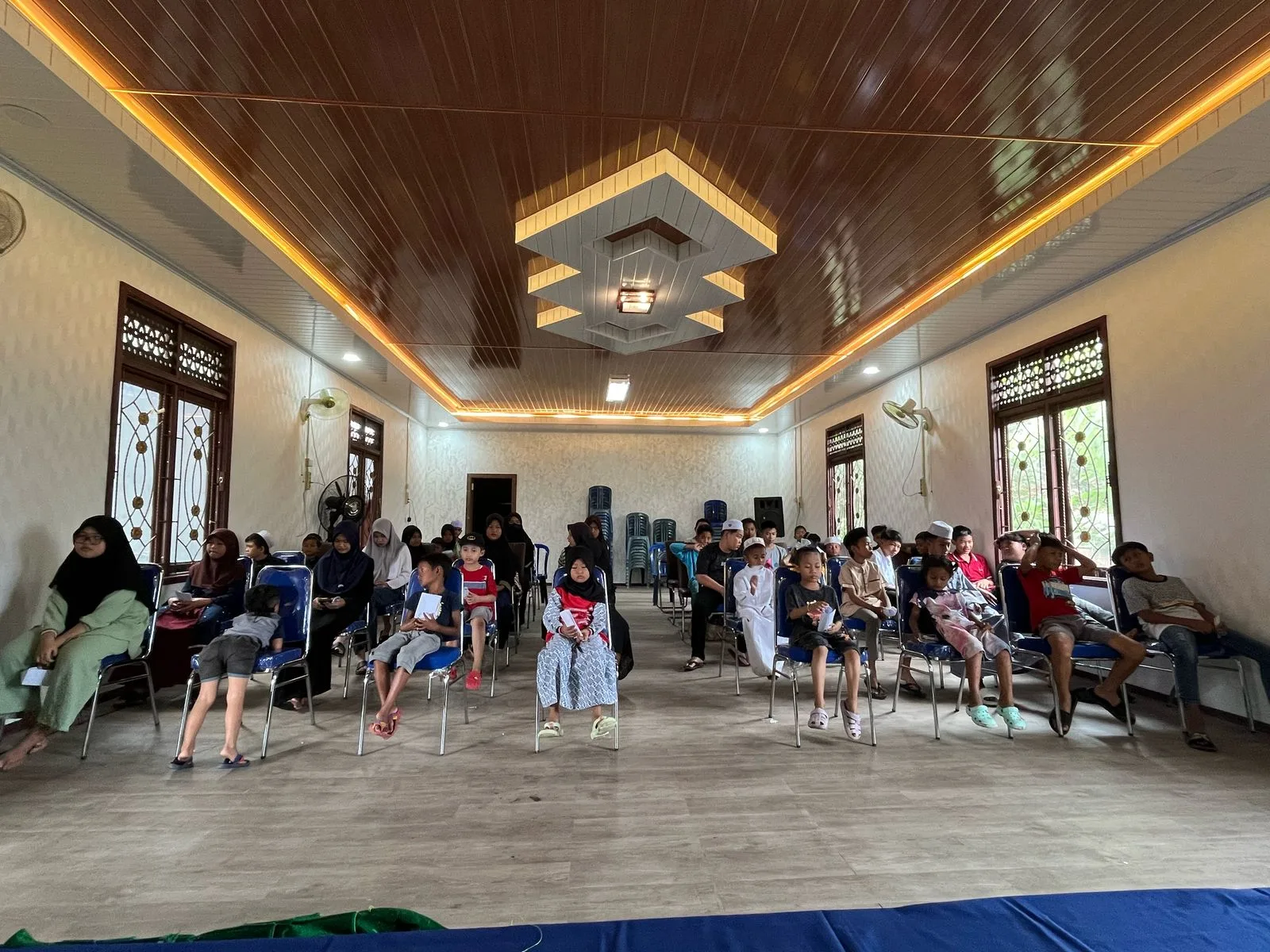 Penyerahan Santunan Untuk Anak Yatim, Anak Tidak Mampu, Warga Disabilitas Dan Warga Dengan Penyakit Kronis Di Desa Bakungan