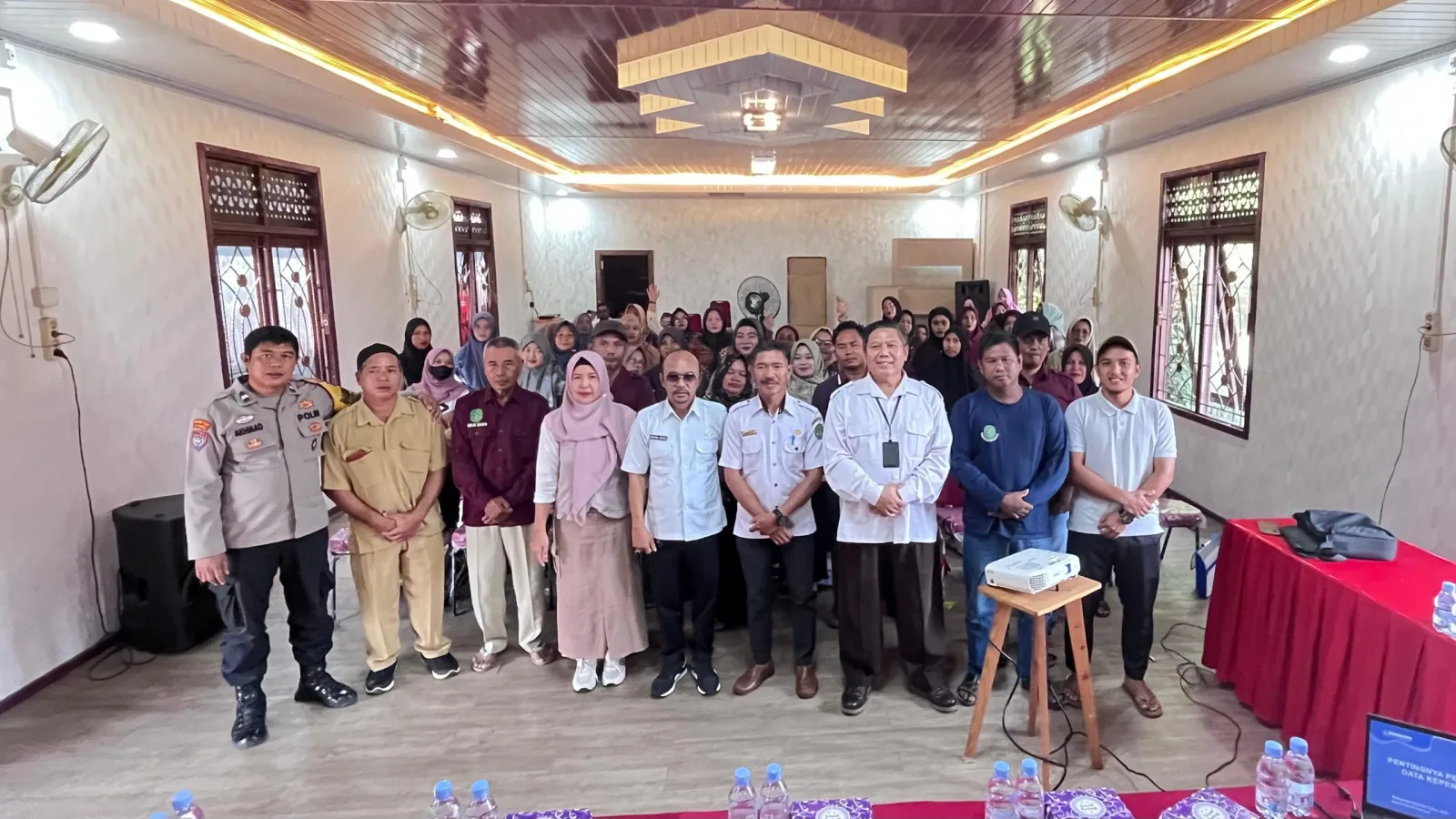 Penyuluhan Tentang Kesadaran Masyarakat Terhadap Pentingnya Kependudukan dan Catatan Sipil