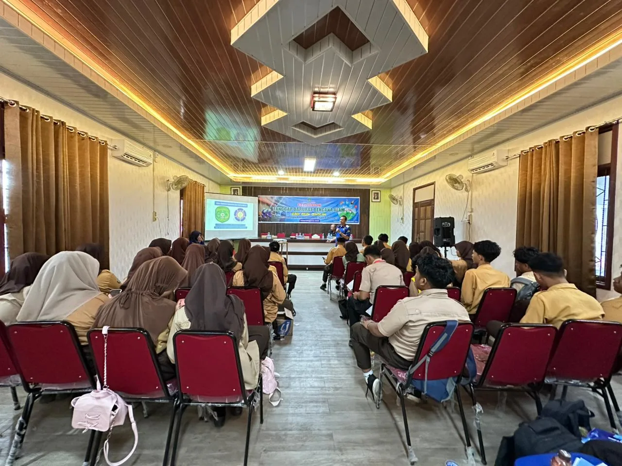 Pelatihan Tanggap Darurat Bencana Alam Bagi Anak Sekolah