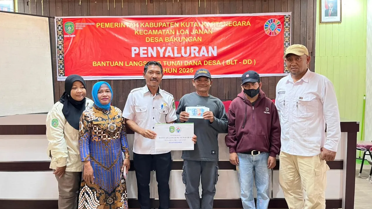 Pemerintah Desa Bakungan Salurkan BLT Dana Desa kepada Warga