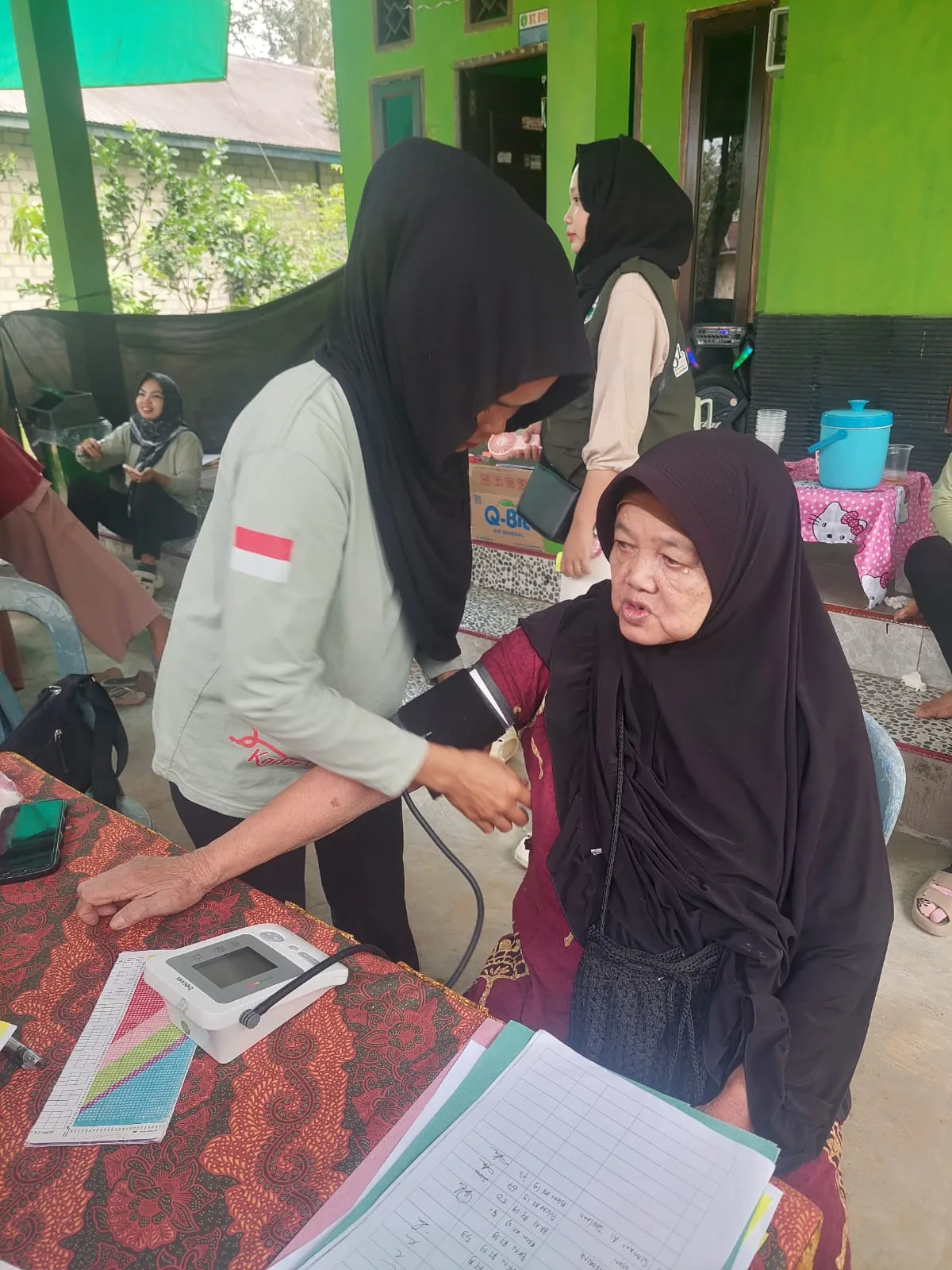 Kegiatan Posbindu dan Posyandu "Lansia"