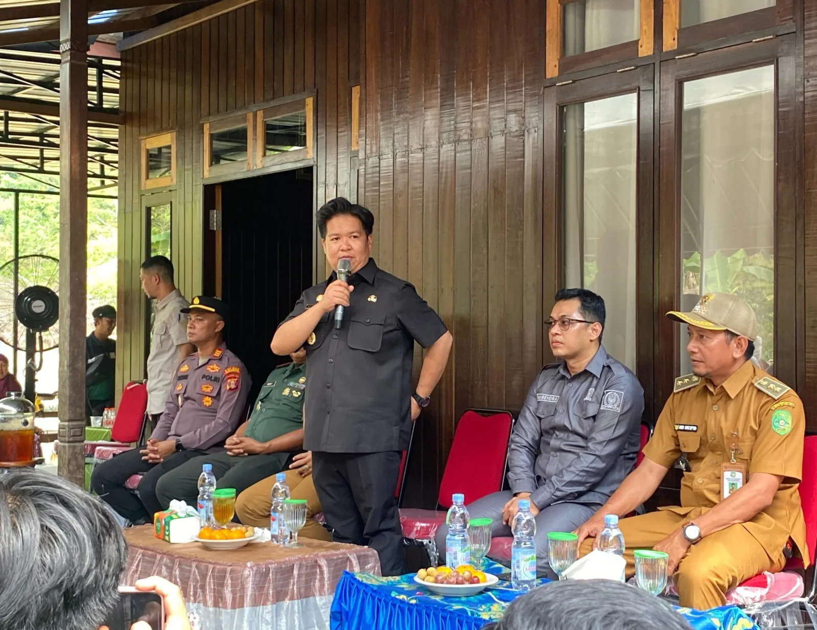 Dukung Petani Modern, Wakil Bupati Kukar Resmikan Penyerahan Excavator dan 400 Handsprayer di Desa Purwajaya Kecamatan Loa Janan