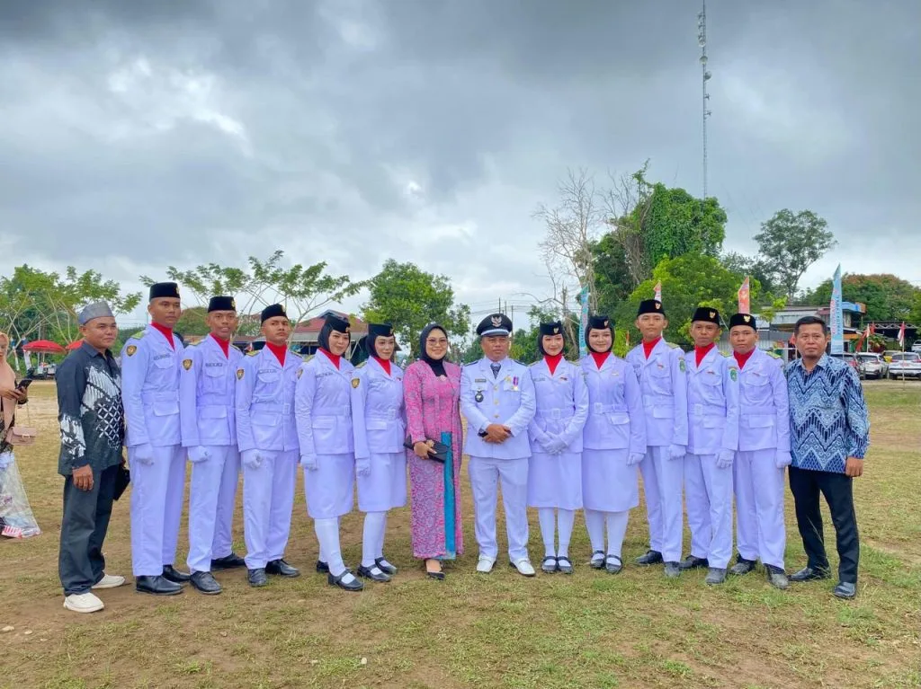 Desa Kota Bangun Ulu Ikuti Upacara HUT RI ke-80 di Kecamatan Kota Bangun